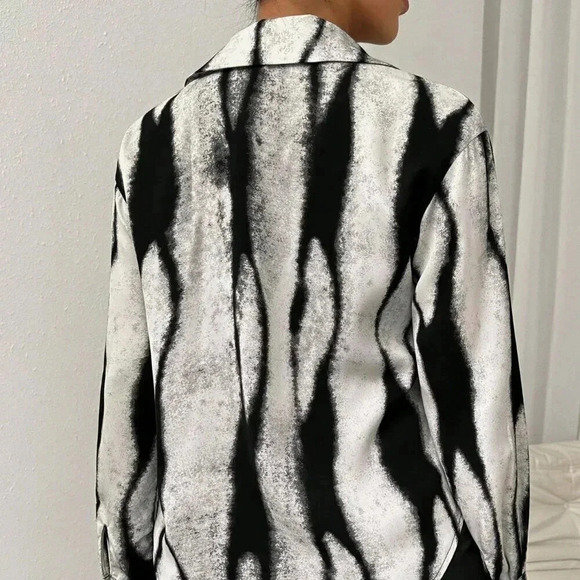 Black and White Casual Women's Long Sleeve Business Shirt - Picture 2 of 7